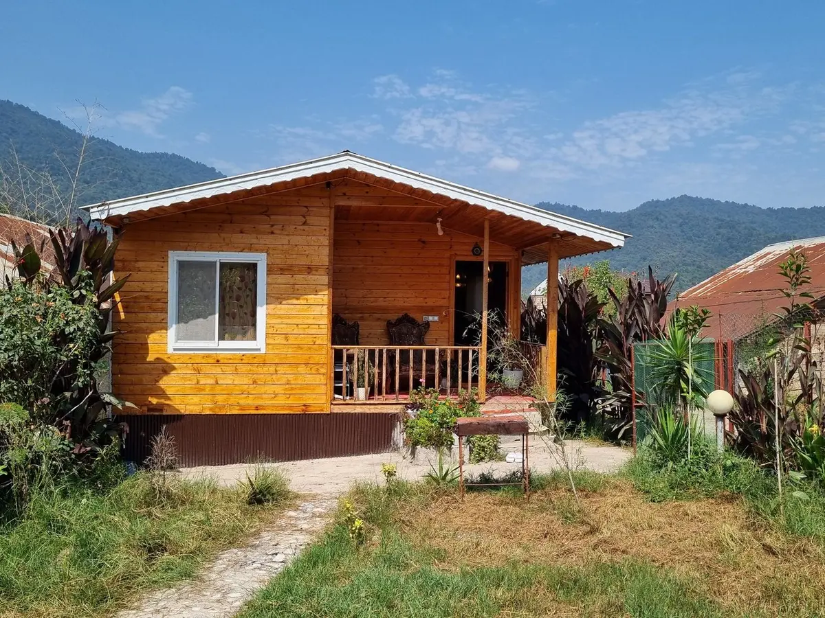 کلبه یک خوابه جنگلی لیام - نمای بیرونی کلبه