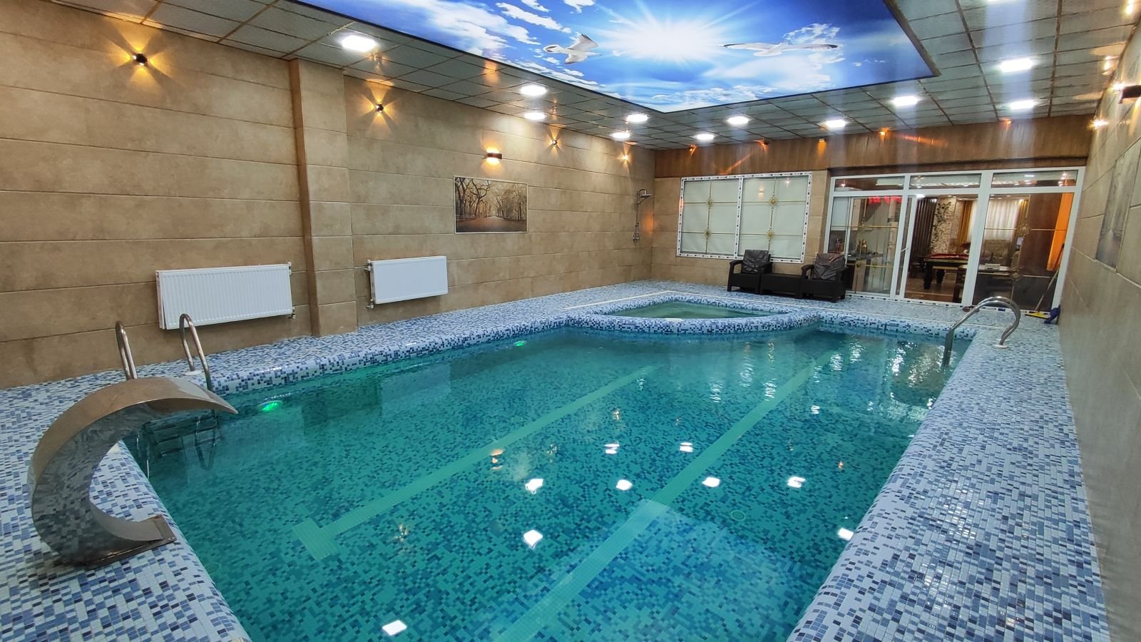 دوخوابه استخردار آبگرم لوکس قربانی ۸۴