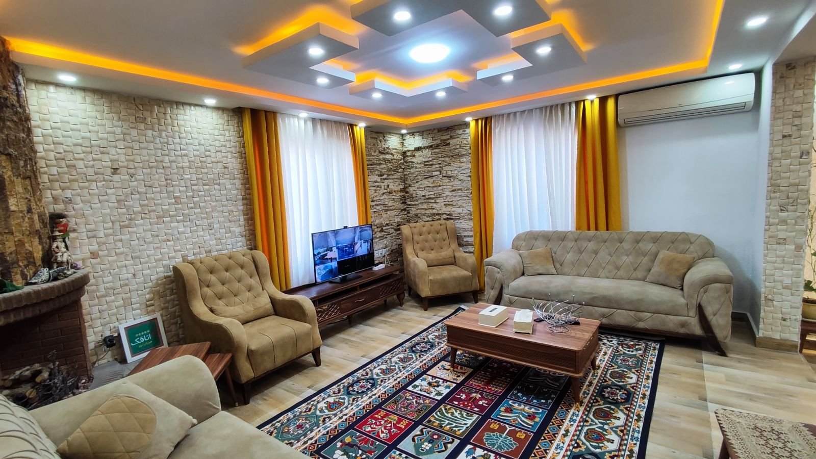 ویلا دوخوابه استخردار آبگرم سرپوشیده قربانی ۸۴
