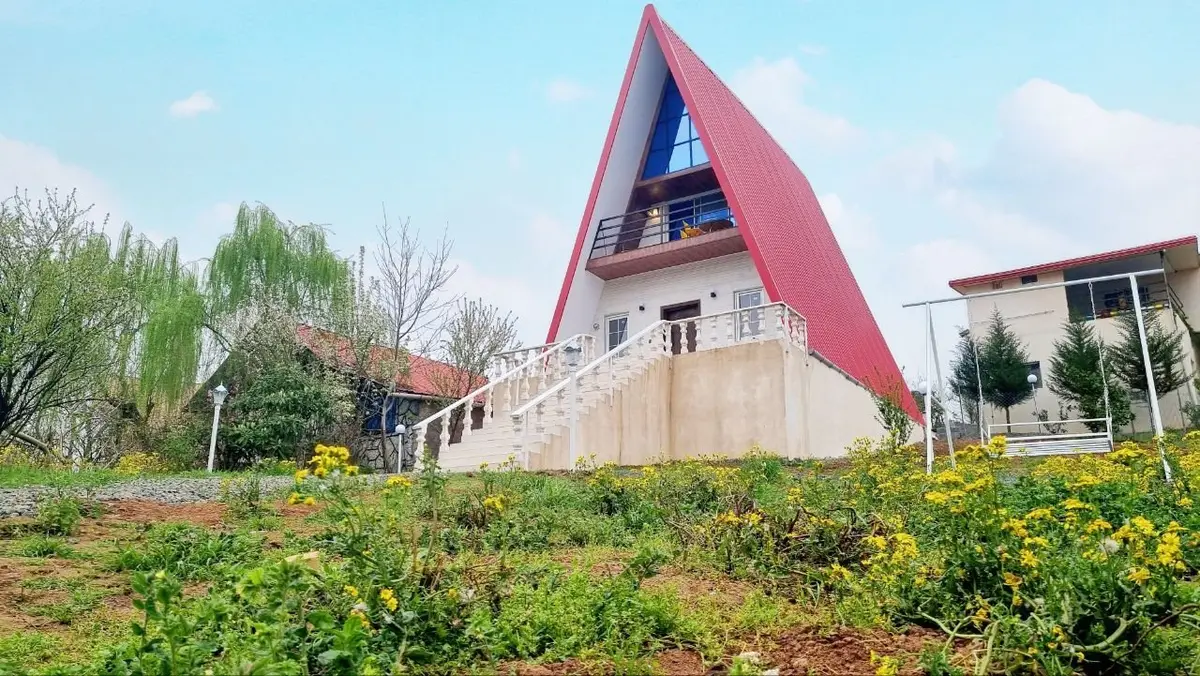 ویلا سه خوابه سوئیسی گلچین - ویو روبروی ویلا