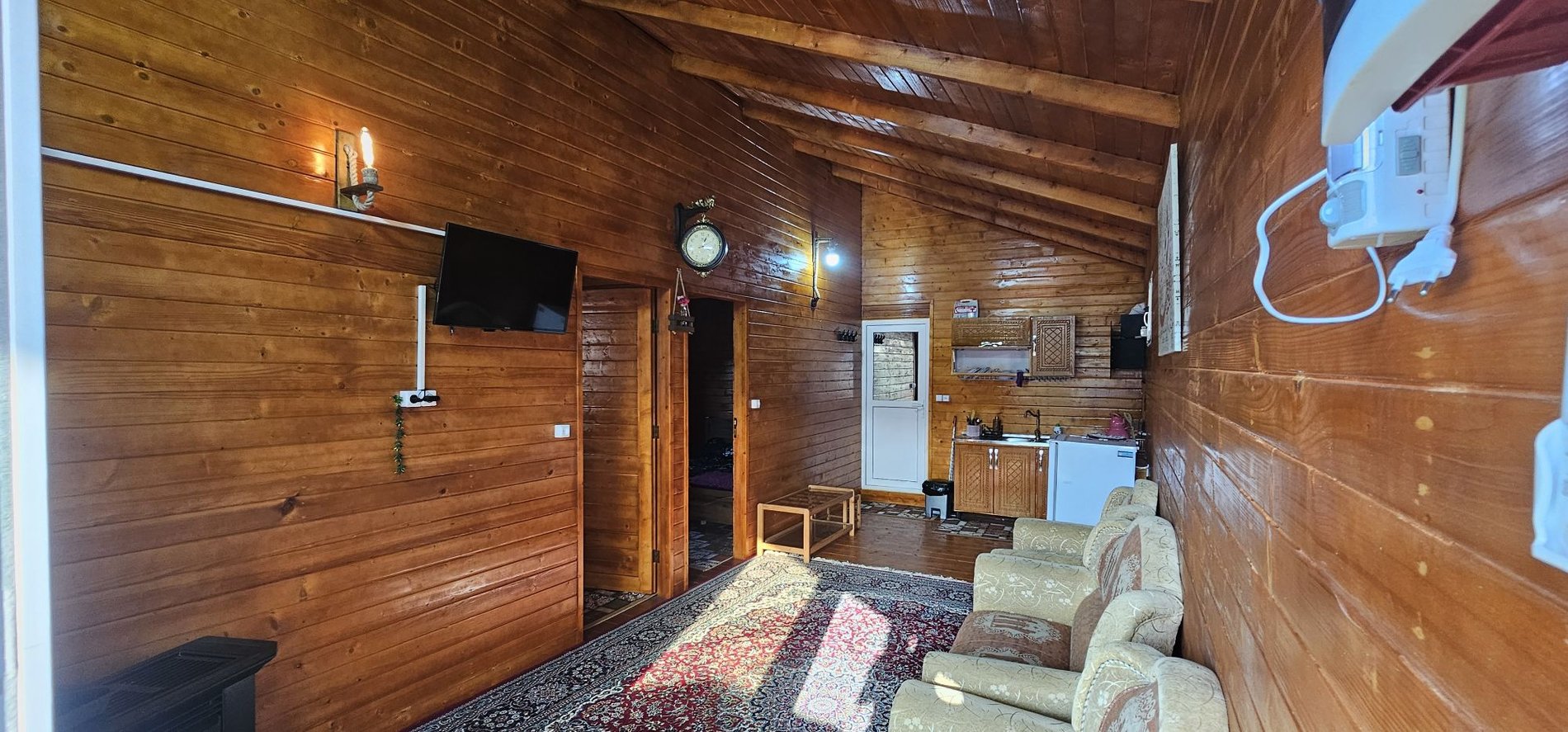 کلبه دوخوابه رویایی گلچین - نمای پذیرایی