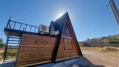 کلبه دوخوابه سوئیسی دهکده گوشه