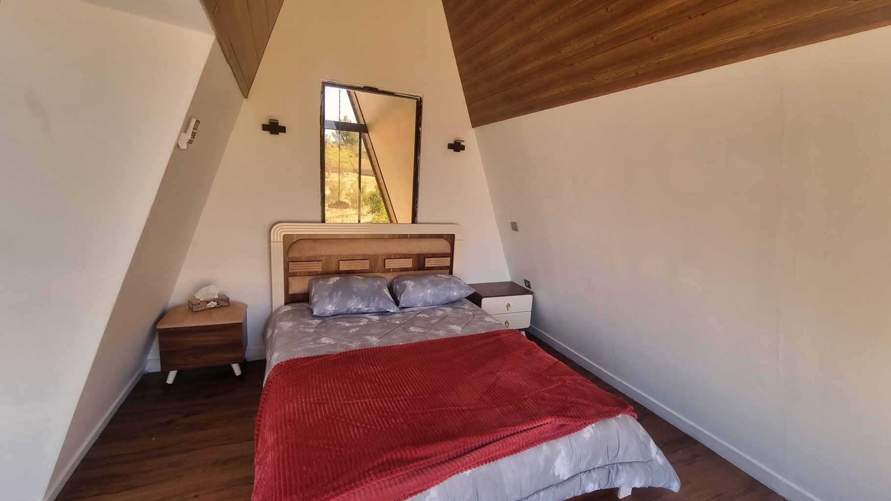 دوخوابه سوئیسی دهکده گوشه