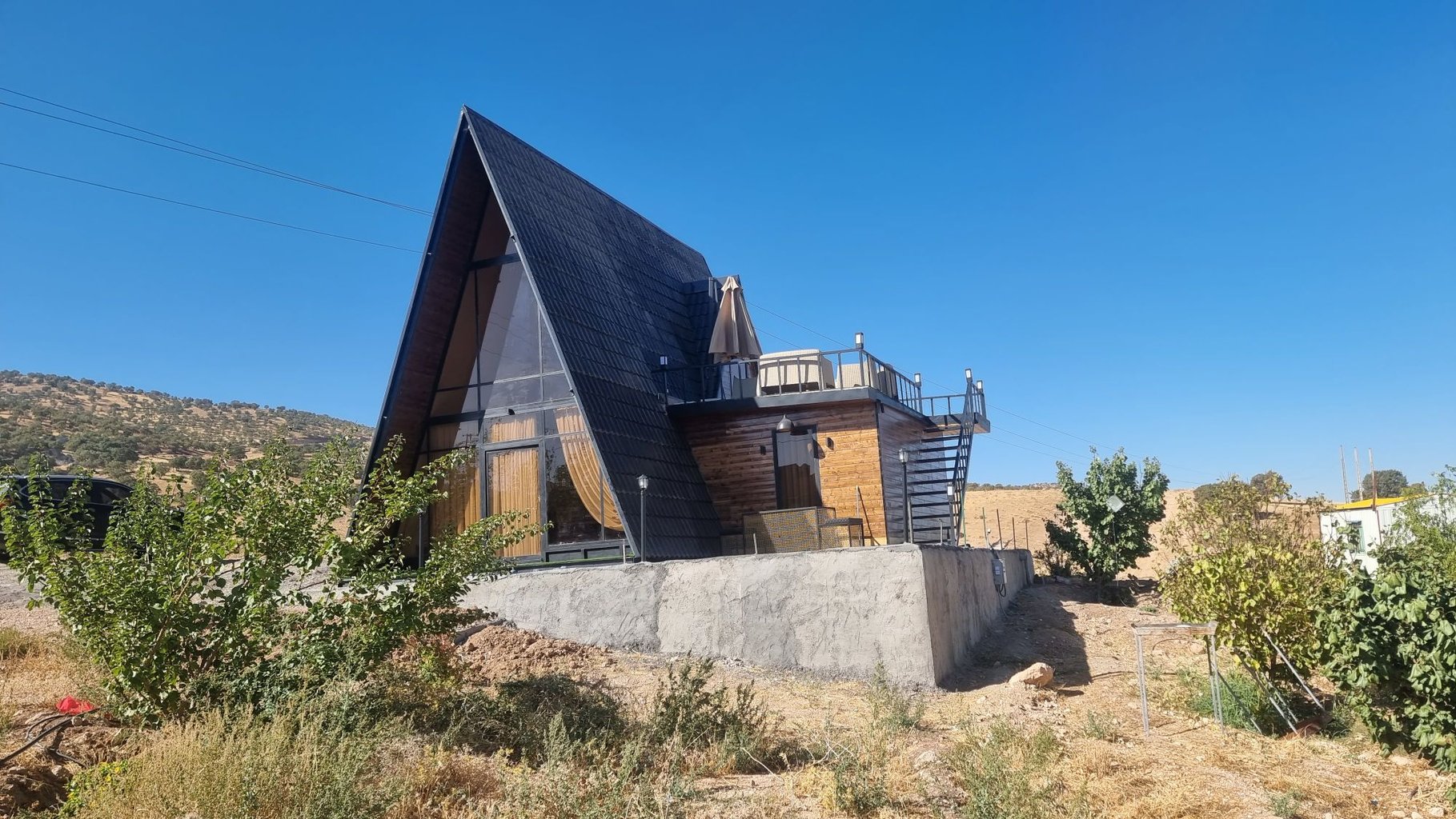 دوخوابه سوئیسی دهکده گوشه