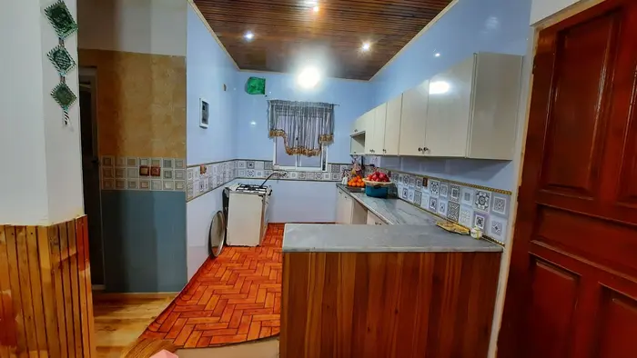 کلبه یک خوابه باغ وَنوشِه - آشپزخانه 