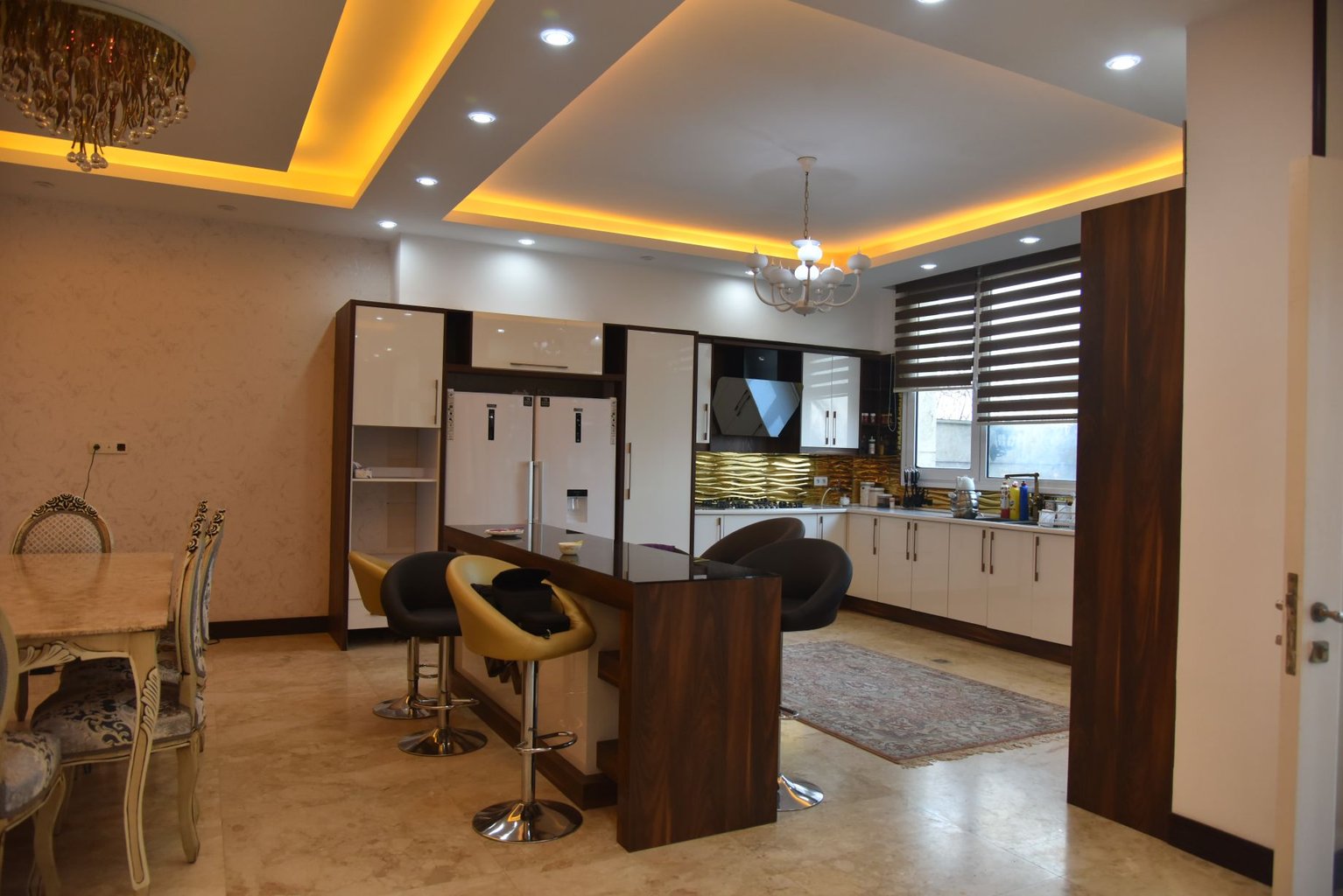 ویلا چهارخوابه ساحلی استخردار امامرود