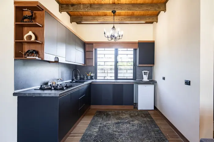 کلبه چهارخوابه استخردار آبگرم نارسیس - آشپزخانه