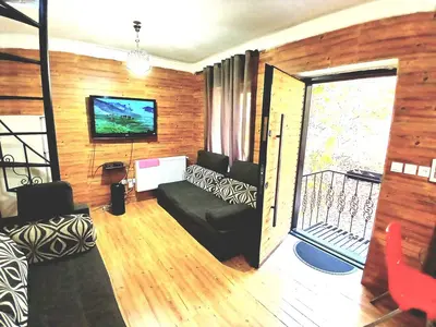 کلبه یک خوابه سویسی زنبق