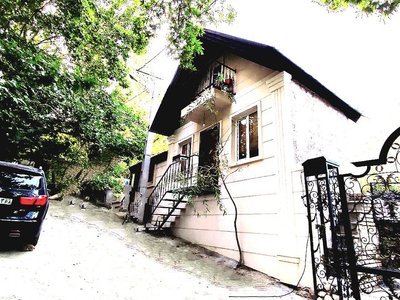 کلبه یک خوابه سویسی زنبق