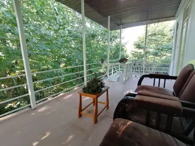 کلبه سه خوابه سنتی گل سرخ