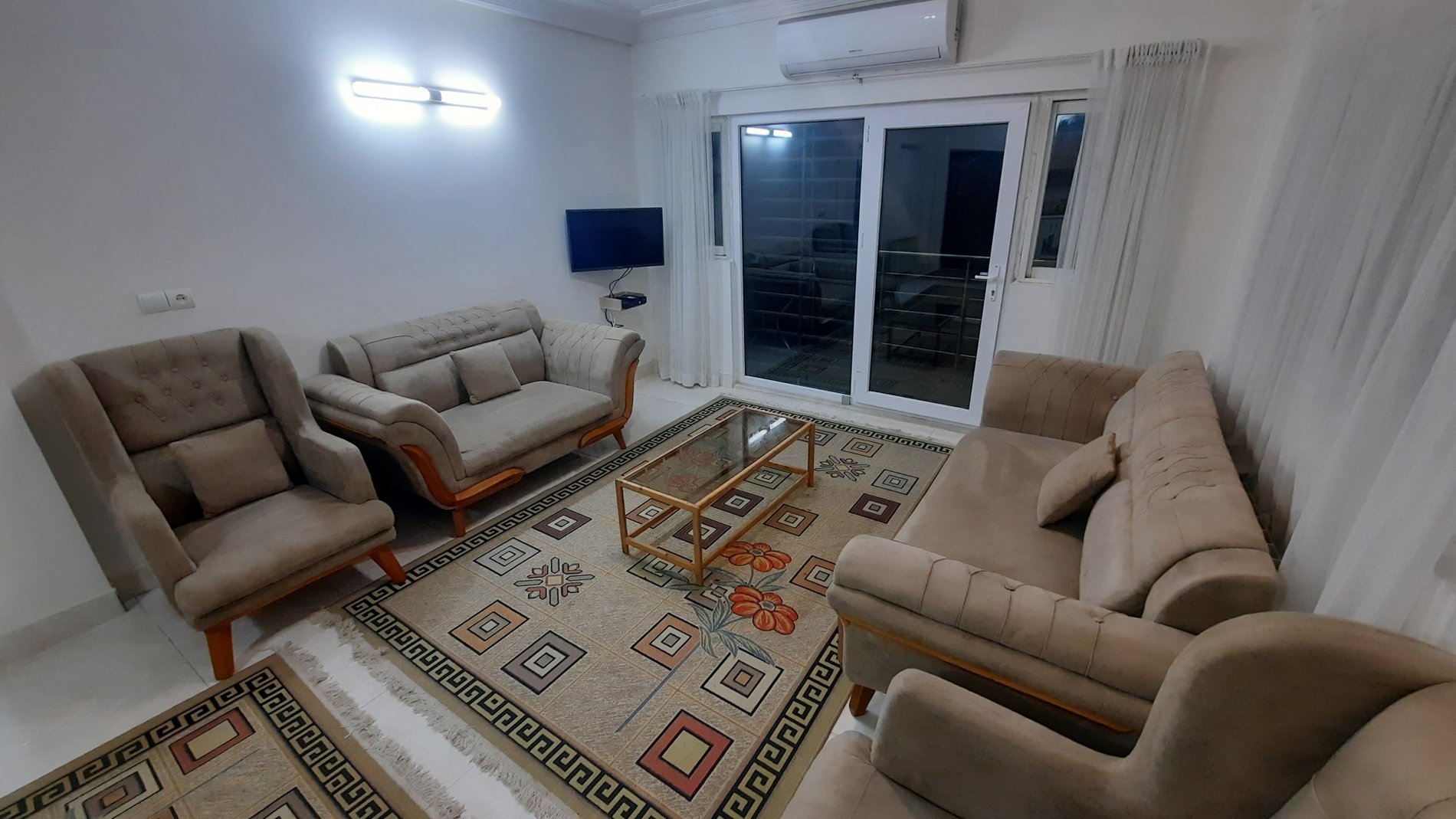 آپارتمان دوخوابه ساحلی امید 1