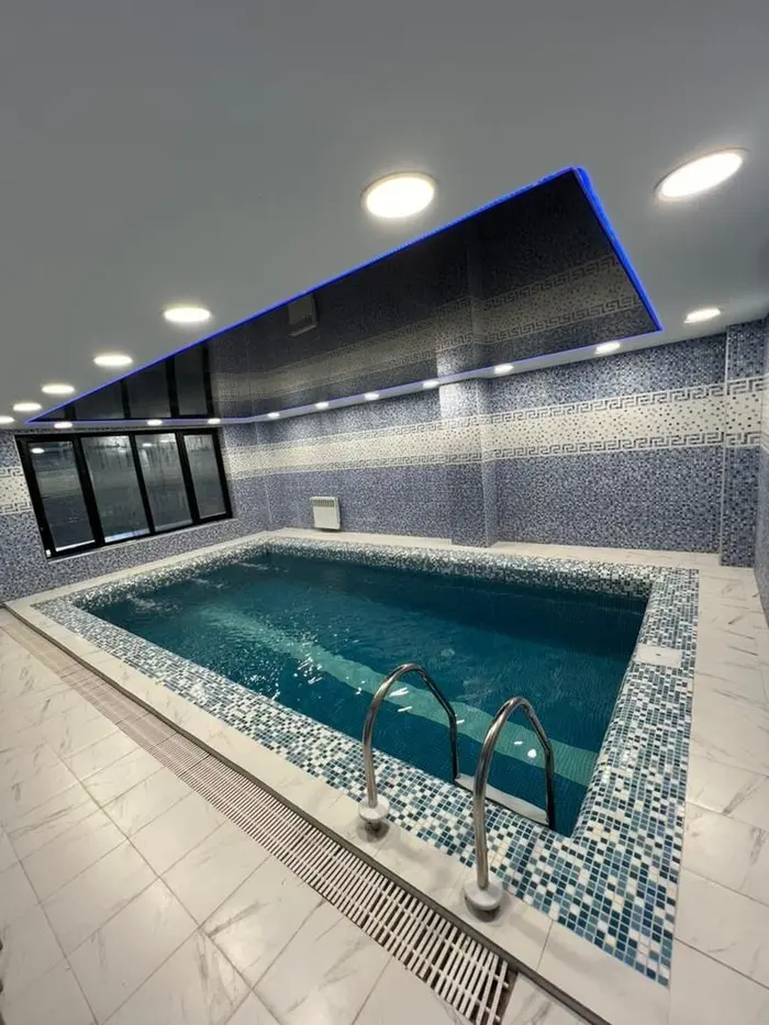 ویلا دوخوابه جنگلی استخردار آبگرم آسایش