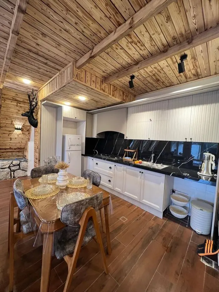 کلبه دوخوابه استخردار آبگرم میران 1