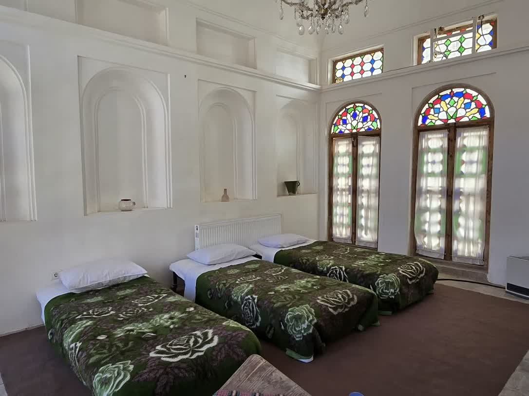 سوئیت خانه سه نیک -واحد کسرا بدون سرویس و حمام اختصاصی