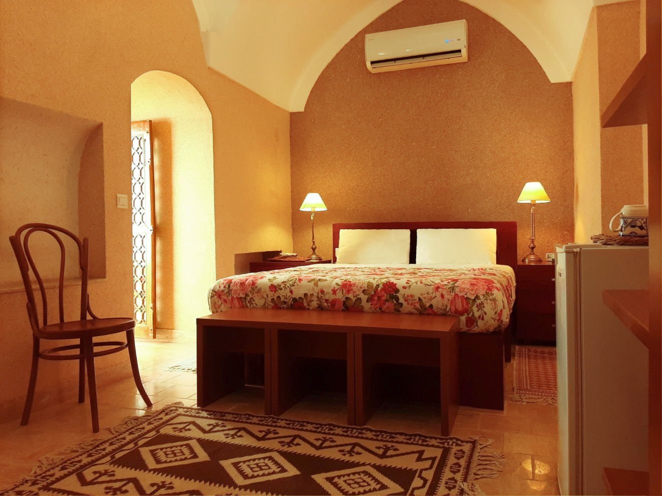 خانه سه نیک - واحد آذرمیدخت