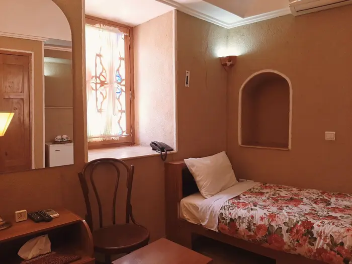 بوم گردی خانه سه نیک - واحد میترا - فضای داخل اتاق