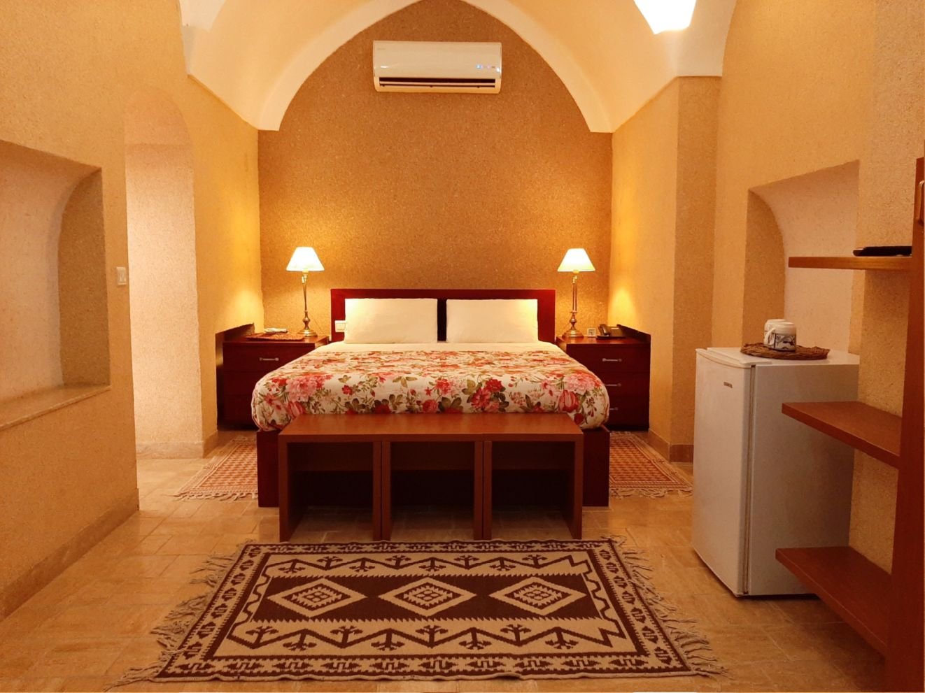 خانه سه نیک - واحد آذرمیدخت