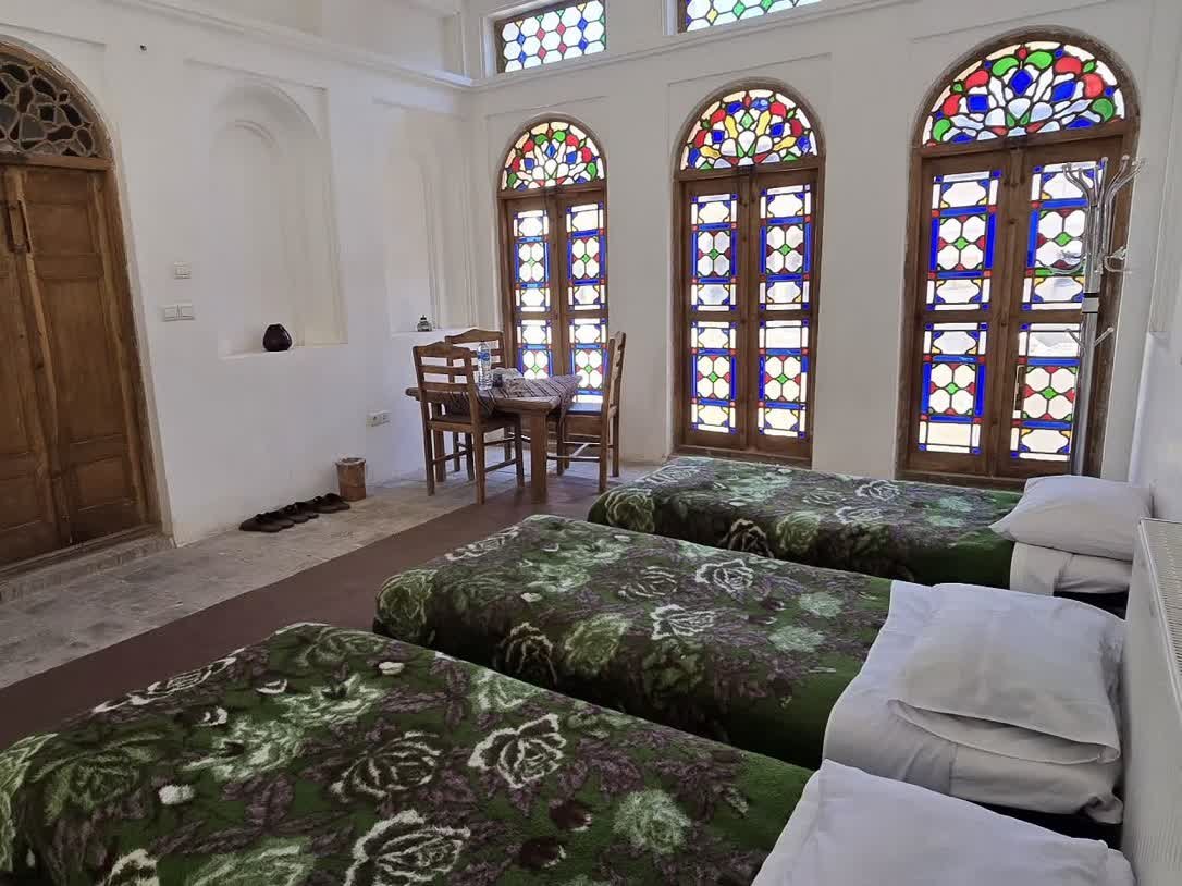 سوئیت خانه سه نیک -واحد کسرا بدون سرویس و حمام اختصاصی