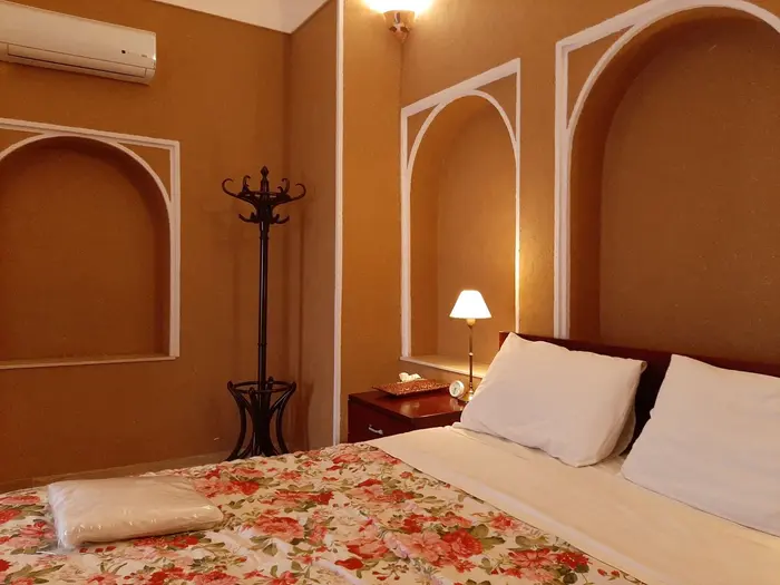 بوم گردی خانه سه نیک - واحد پوروچیستا - فضای داخل اتاق