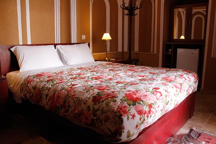 بوم گردی خانه سه نیک - واحد آناهیتا - فضای داخل اتاق