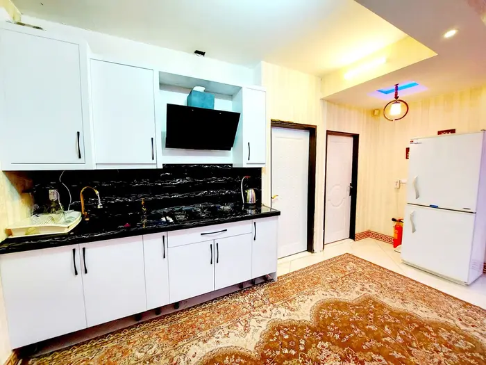 ویلا دوخوابه استخردار آبگرم معین - آشپزخانه جزیره