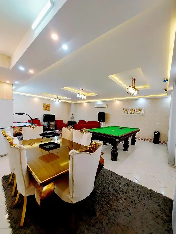 ویلا دوخوابه استخردار آبگرم معین - هال پذیرایی