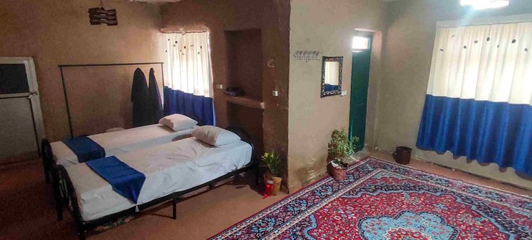 بوم گردی نقش رستم - واحد ماندانا