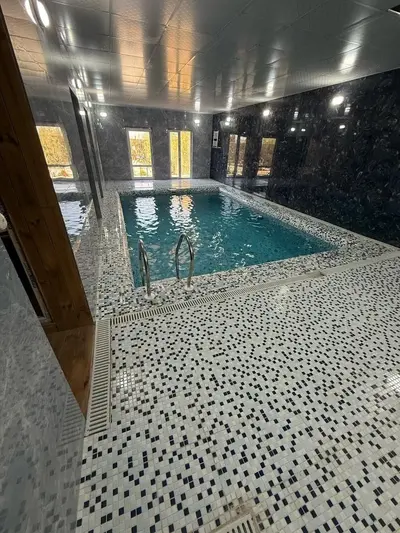 کلبه سه خوابه استخردار آبگرم امپراطور چوبی