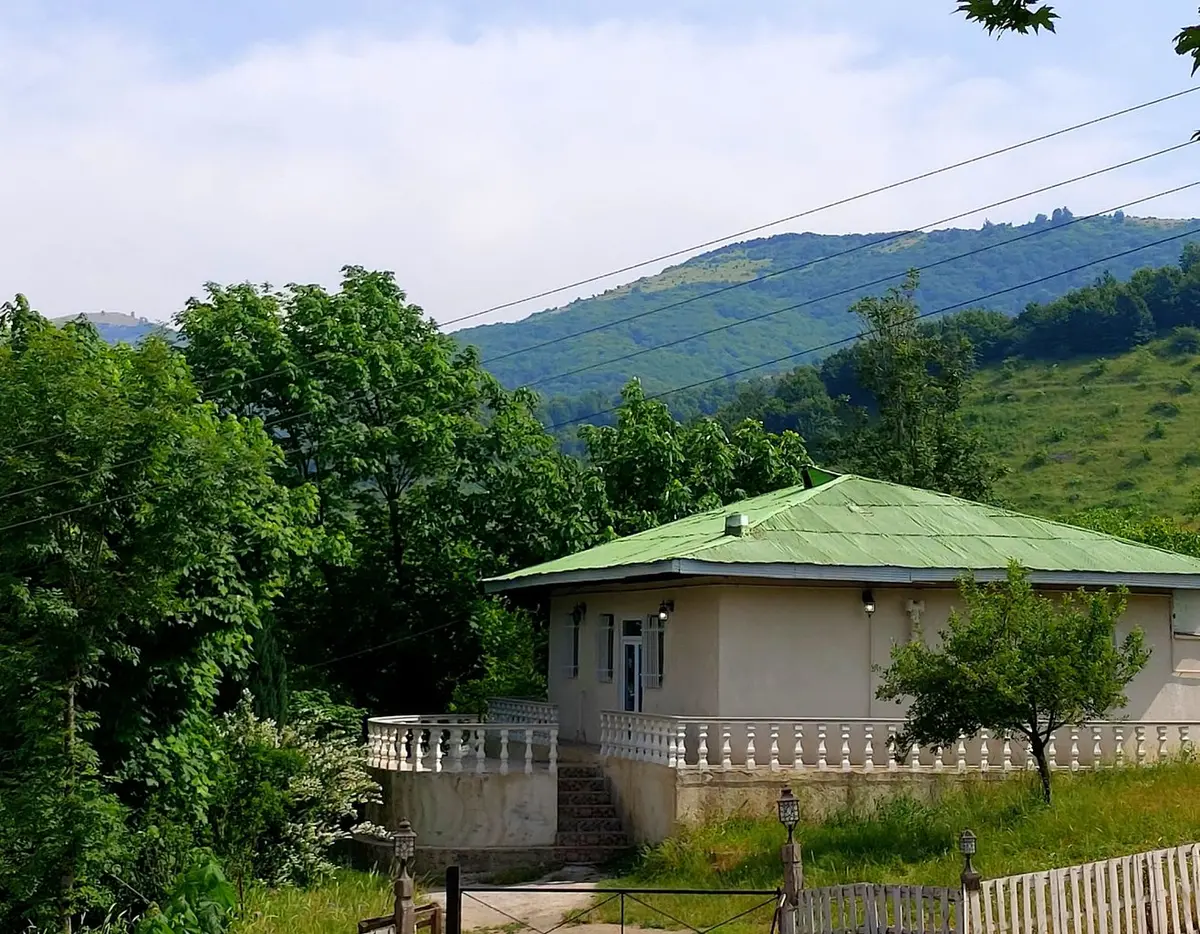 ویلا دوخوابه جنگلی آمارد - نمای بیرونی 