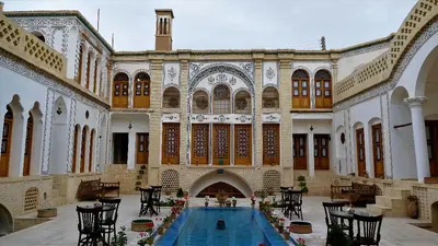 اقامتگاه سنتی سرای صباغیان - واحد ترمه سه دری 205