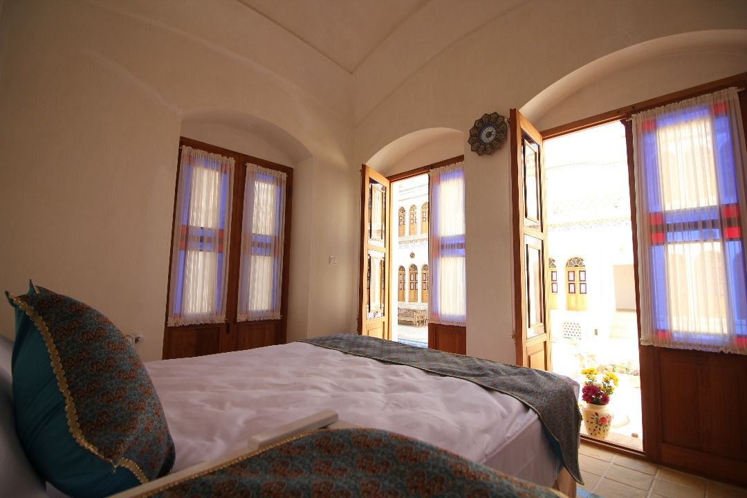 اقامتگاه سنتی سرای صباغیان - واحد شمسه