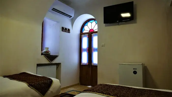 اقامتگاه سنتی سرای صباغیان - واحد ارغوان 204