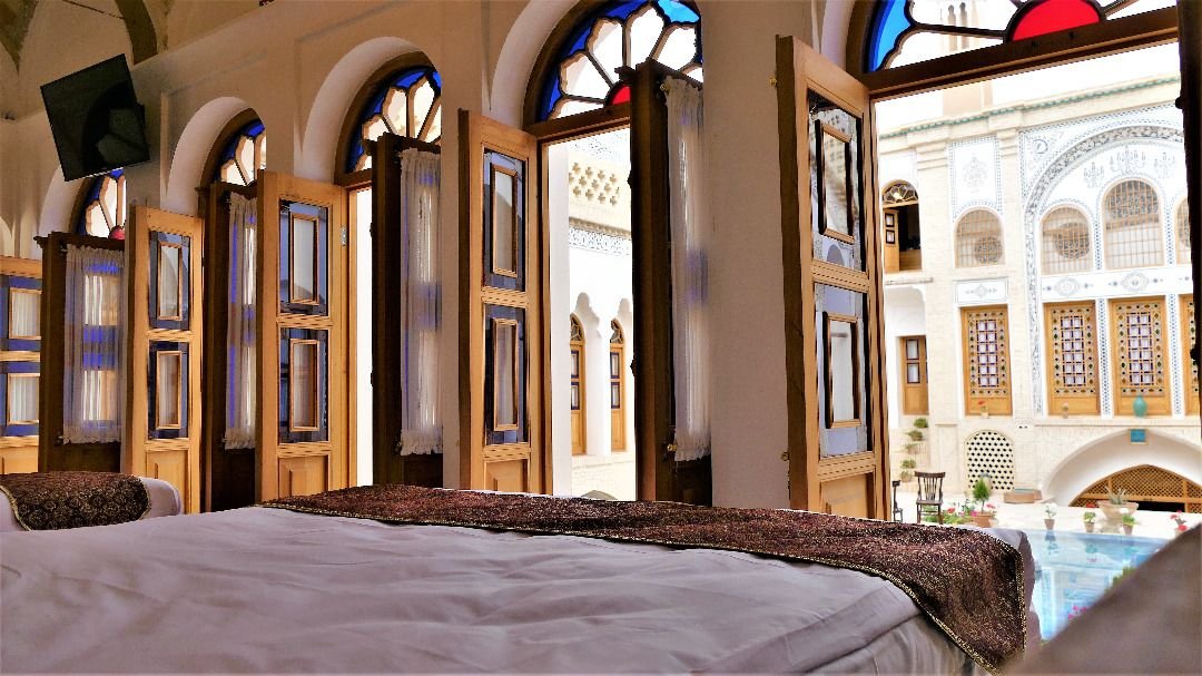 اقامتگاه سنتی سرای صباغیان - واحد خاتون پنج دری