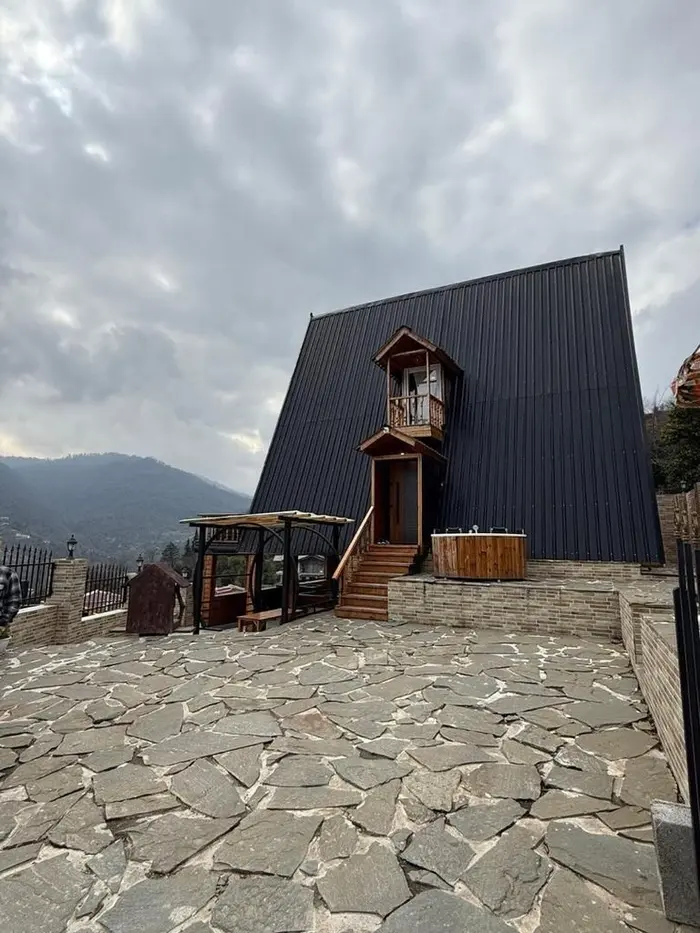 ویلا دوخوابه چوبی جنگلی بوستان