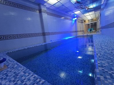 ویلا چهارخوابه استخردار آبگرم عمارت شمشاد