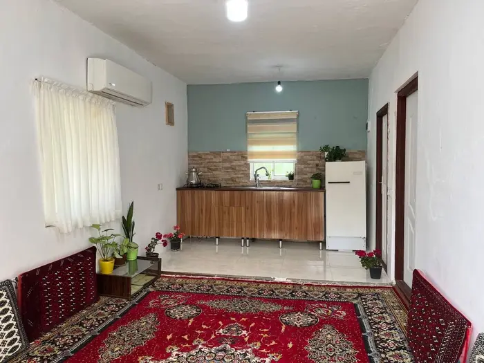 کلبه یک خوابه عمو سعید - حالو آشپزخانه کامل