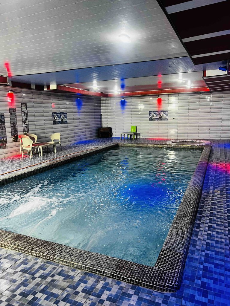 ویلا چهارخوابه استخردار آبگرم خط دریا