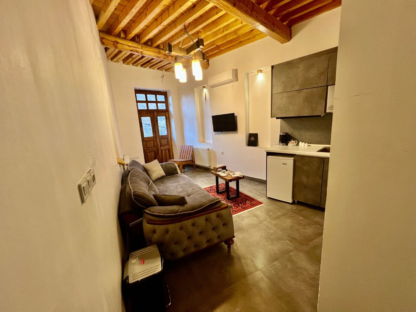 اقامتگاه سنتی بوتیک هتل امان - واحد ابر