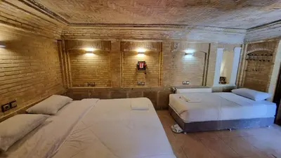 اقامتگاه سنتی طاها - واحد سعدی 102