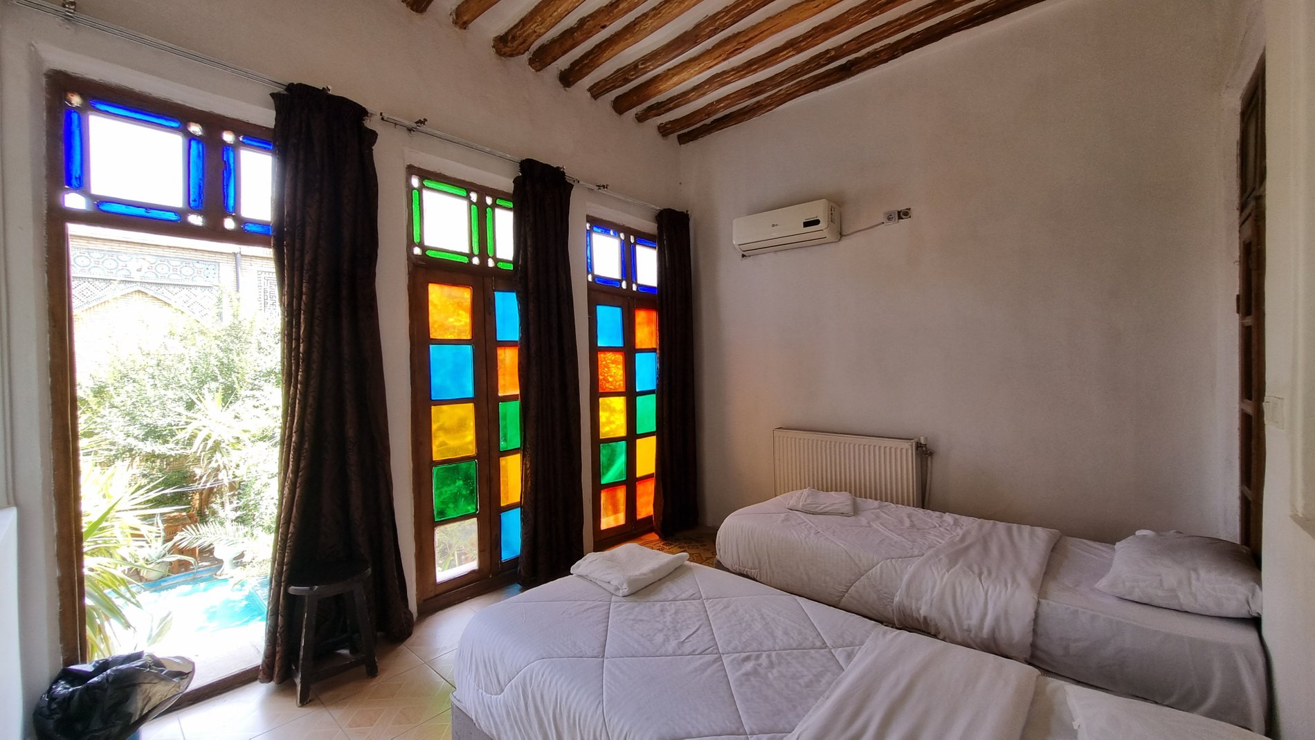 اقامتگاه سنتی طاها - واحد وصال 107