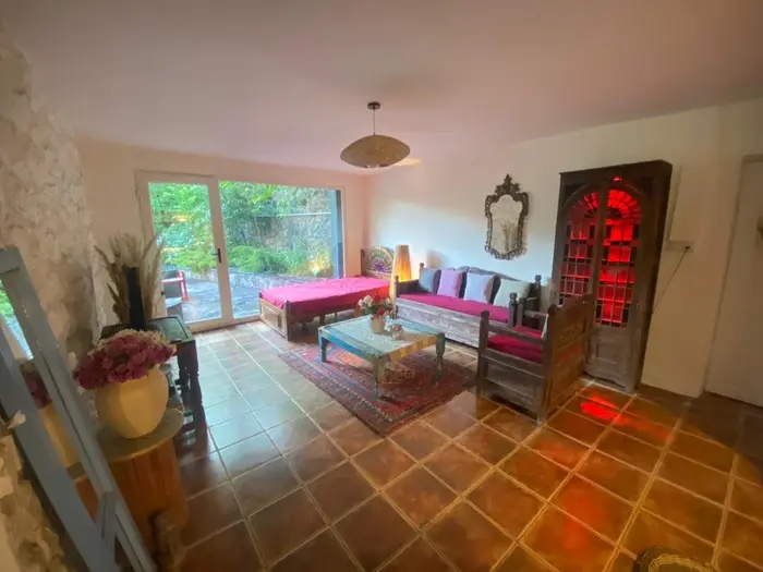 ویلا چهارخوابه باغ پلور