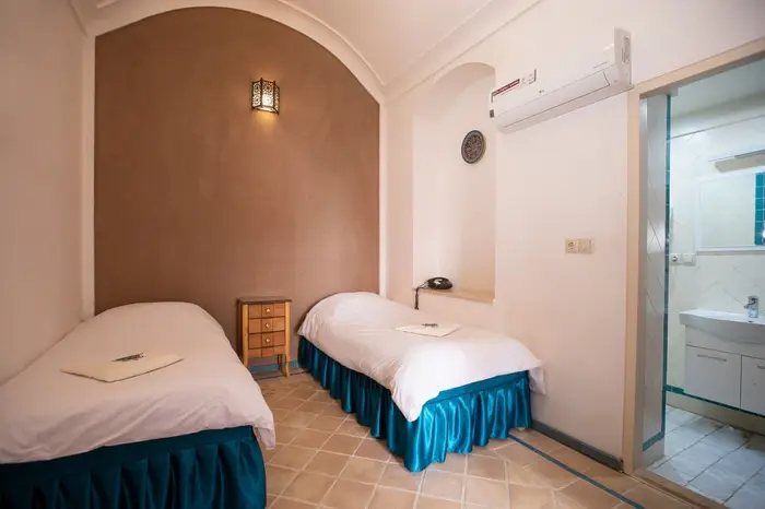 اقامتگاه سنتی بابا افضل - واحد ویونا و وارونا