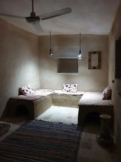 بومگردی قلعه تاریخی کریم خان - واحد بی بی ناز 11