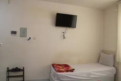 سوئیت فلت فخری - واحد پنج تخته 104