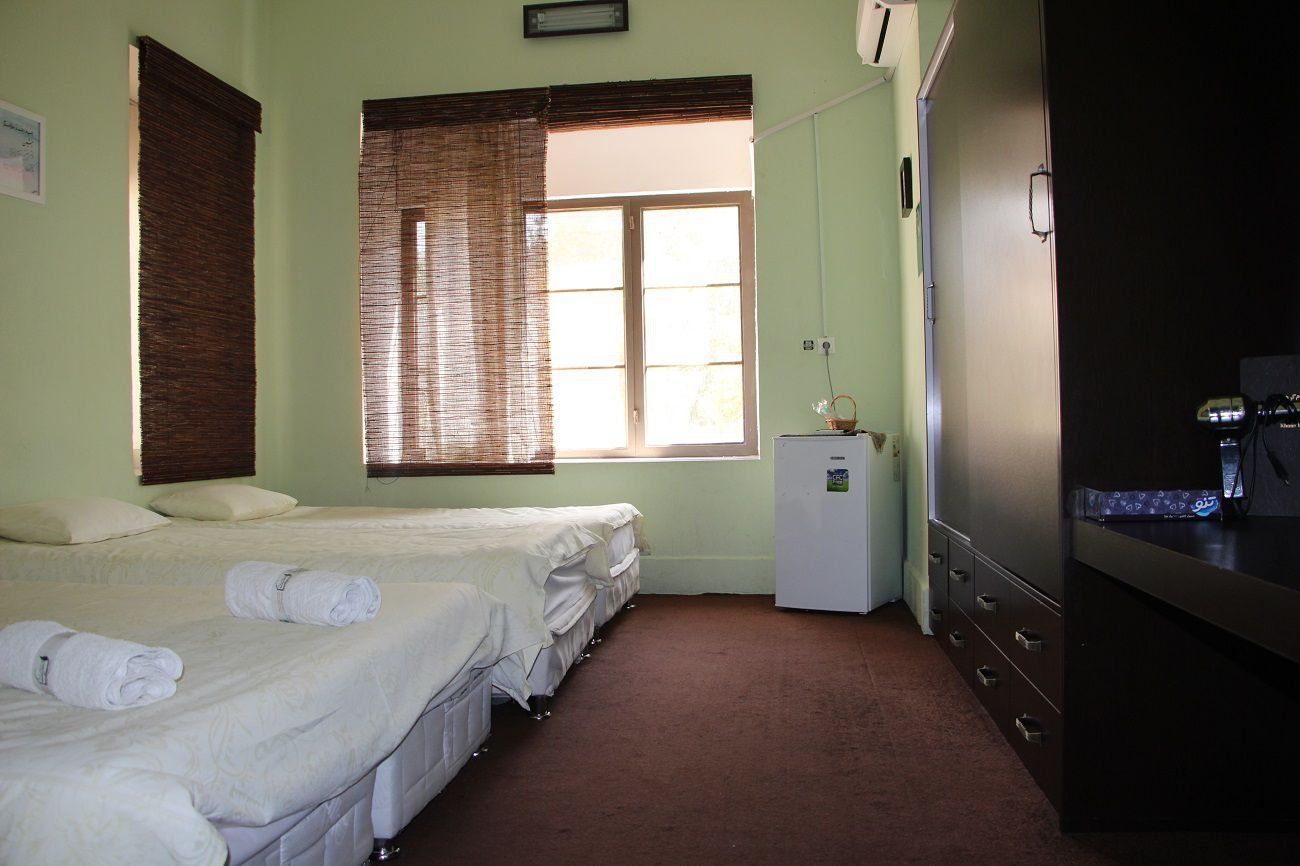 خانه باغ ایرانی - واحد احمد شاملو