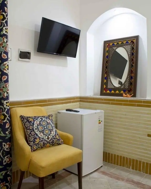 اقامتگاه سنتی آواسا - واحد سه تخته ۱