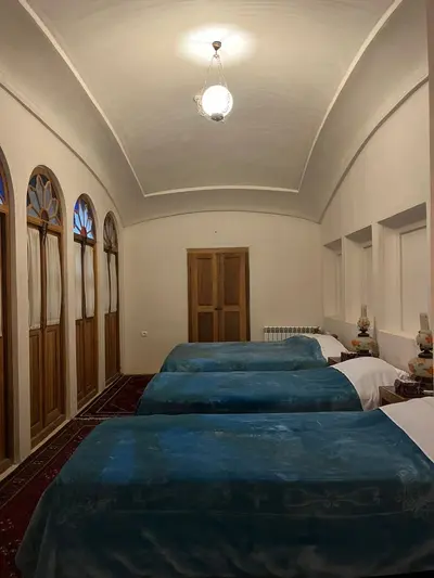 اقامتگاه سنتی احسان  واحد چهارتخته پنج دری ۱۰۸