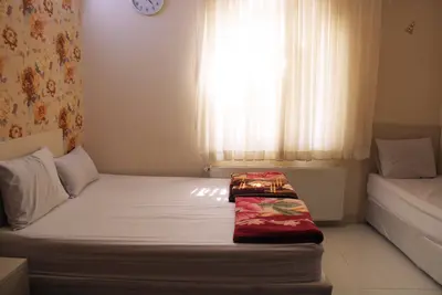 سوئیت فلت فخری - واحد سه تخته 201