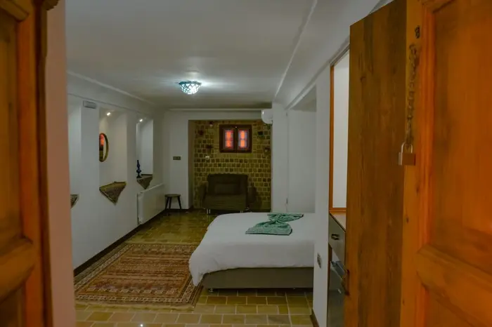 اقامتگاه سنتی عمارت مالمیر - واحد ترنم