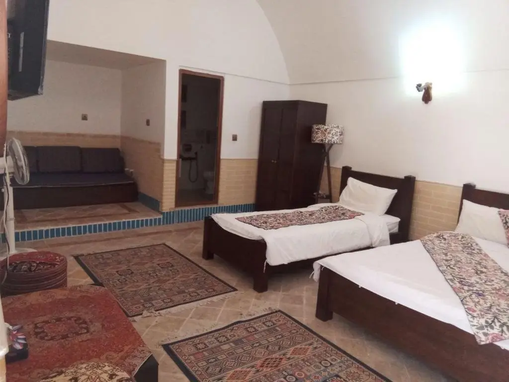 اقامتگاه سنتی آواسا - واحد سه تخته ۱